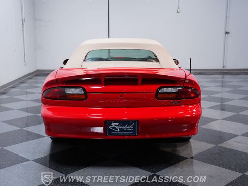 Used 2002 Chevrolet Camaro Z28 w/ SS Performance/Appearance Pkg RWD image 9
