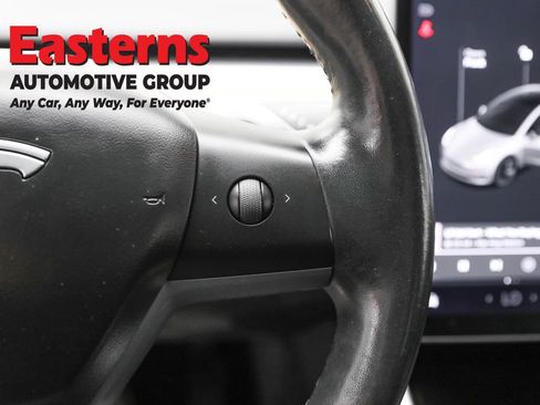 Used 2018 Tesla Model 3 Long Range image 16