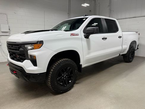Used 2026 Chevrolet Silverado 1500 Custom Trail Boss AWD/4WD image 1