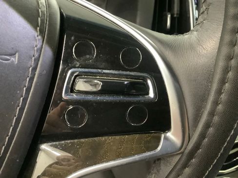 Used 2018 Cadillac Escalade Platinum AWD/4WD image 18