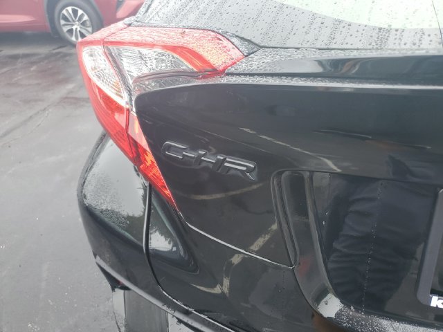 Used 2021 Toyota C-HR LE FWD image 7