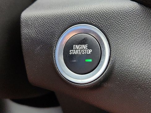 Used 2024 GMC Terrain SLT image 9