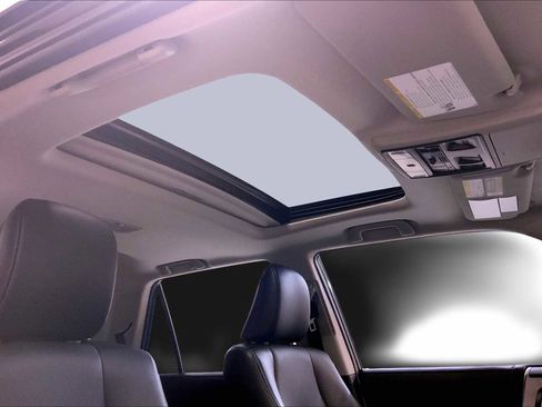 Used 2022 Toyota 4Runner Limited AWD/4WD image 13