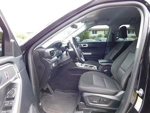 Used 2022 Ford Explorer XLT image 14