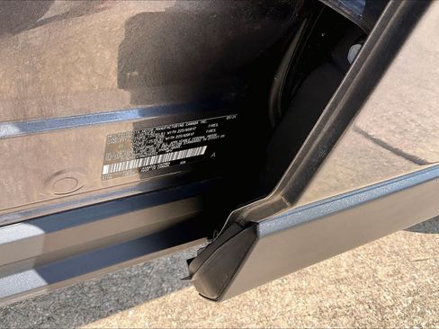 Used 2024 Toyota RAV4 XLE FWD image 37