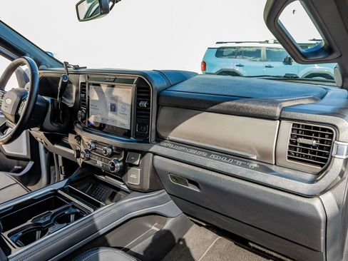 Used 2025 Ford F450 Platinum w/ FX4 Off-Road Package AWD/4WD image 17