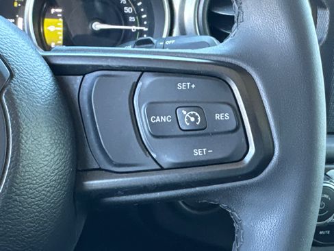 Used 2023 Jeep Wrangler Unlimited image 20