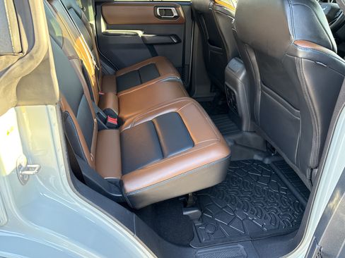 Used 2024 Ford Bronco Outer Banks image 16