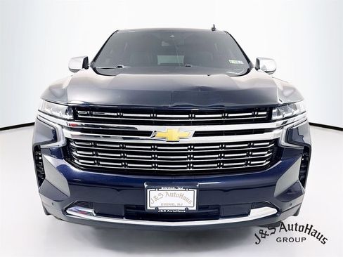 Used 2023 Chevrolet Suburban Premier AWD/4WD image 2
