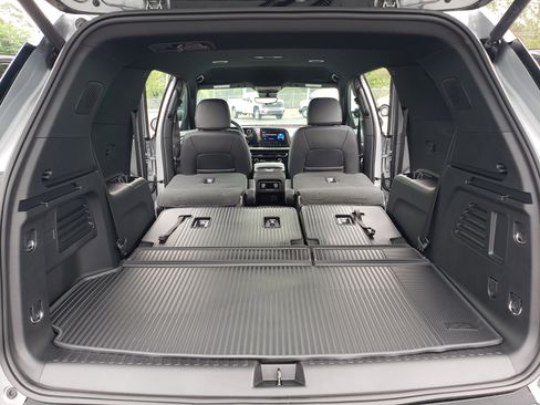 New 2026 Chevrolet Traverse LT w/ Midnight/Sport Edition FWD image 13