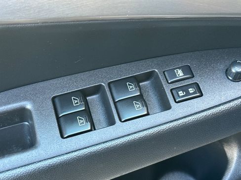 Used 2012 INFINITI G37 x w/ Premium Pkg image 12