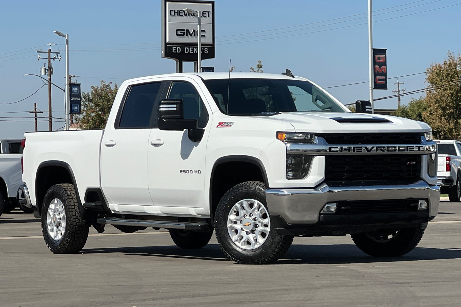 Used 2022 Chevrolet Silverado 2500 LT w/ Convenience Package AWD/4WD image 2
