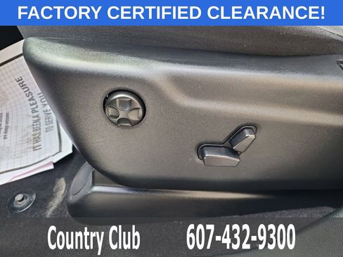 Used 2025 Dodge Durango GT AWD/4WD image 12