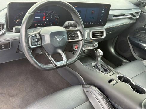 Used 2025 Ford Mustang GT Premium RWD image 4