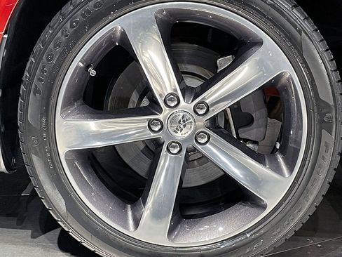 Used 2014 Dodge Challenger SXT image 17