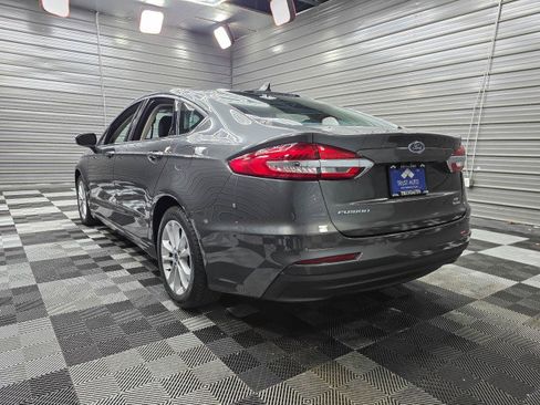 Used 2020 Ford Fusion SE FWD image 7