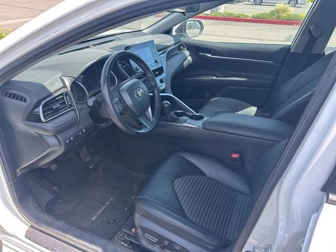 Used 2024 Toyota Camry SE image 9