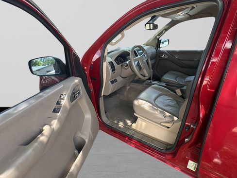 Used 2012 Nissan Frontier SV w/ SV Premium Utility Pkg AWD/4WD image 19