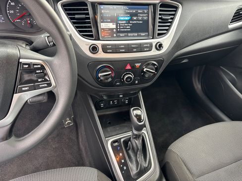 Used 2022 Hyundai Accent SEL image 27