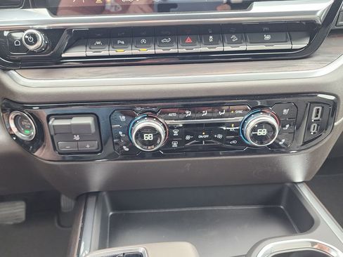 New 2026 GMC Sierra 1500 SLT image 28