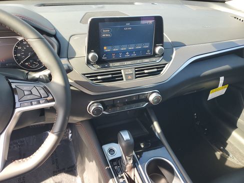 New 2025 Nissan Altima 2.5 SR image 15