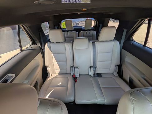Used 2015 Ford Explorer XLT w/ Equipment Group 202B AWD/4WD image 17