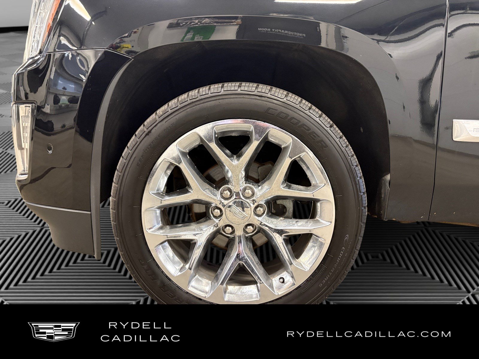 Used 2018 Cadillac Escalade Platinum AWD/4WD image 9