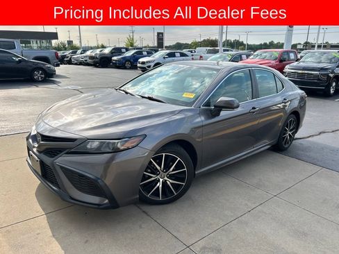 Used 2022 Toyota Camry SE FWD image 10