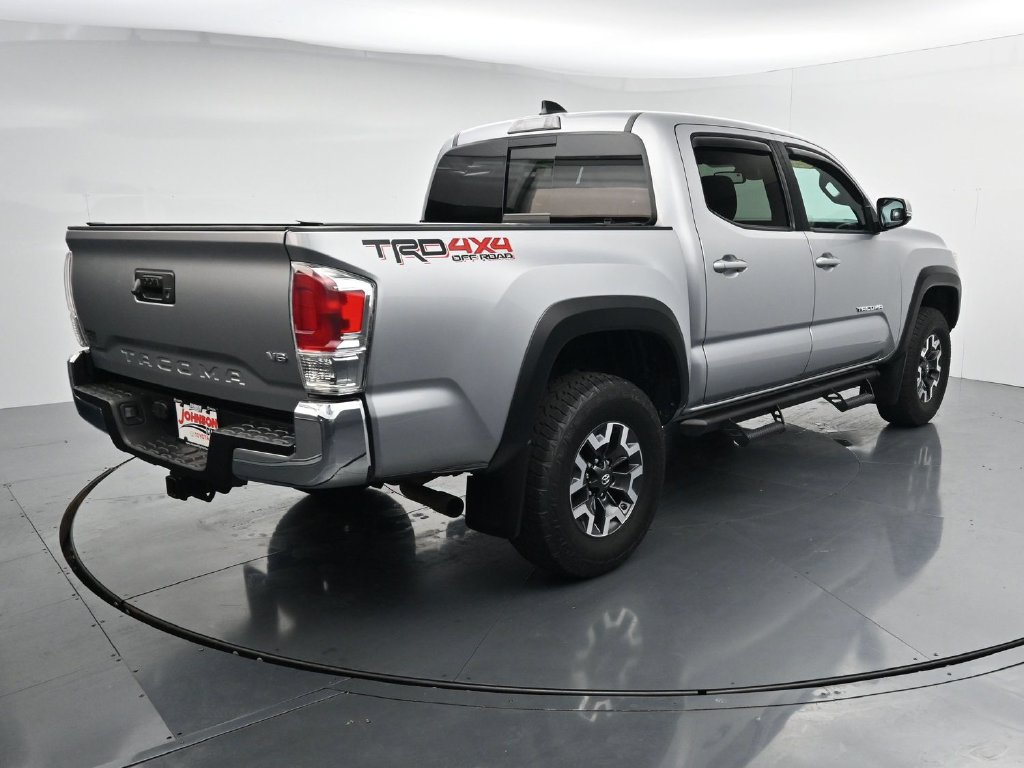 Used 2021 Toyota Tacoma TRD Off-Road AWD/4WD image 7