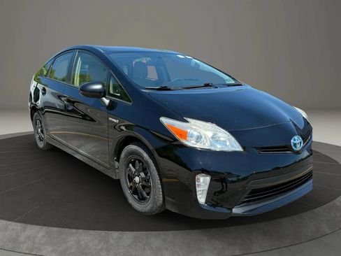Used 2015 Toyota Prius Two FWD image 4