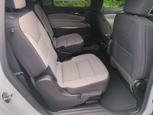 New 2027 Chevrolet Traverse LT w/ Driver Confidence Package FWD image 34