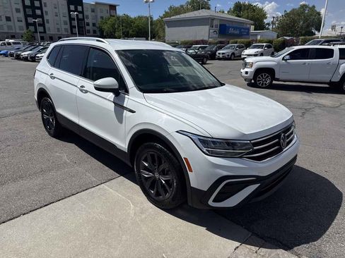 Used 2022 Volkswagen Tiguan SE AWD/4WD image 4