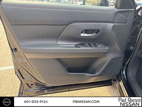 New 2025 Nissan Kicks SR image 25