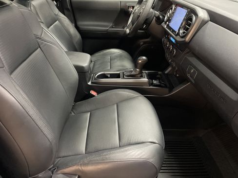 Used 2021 Toyota Tacoma TRD Off-Road w/ TRD Premium Off Road Package image 31