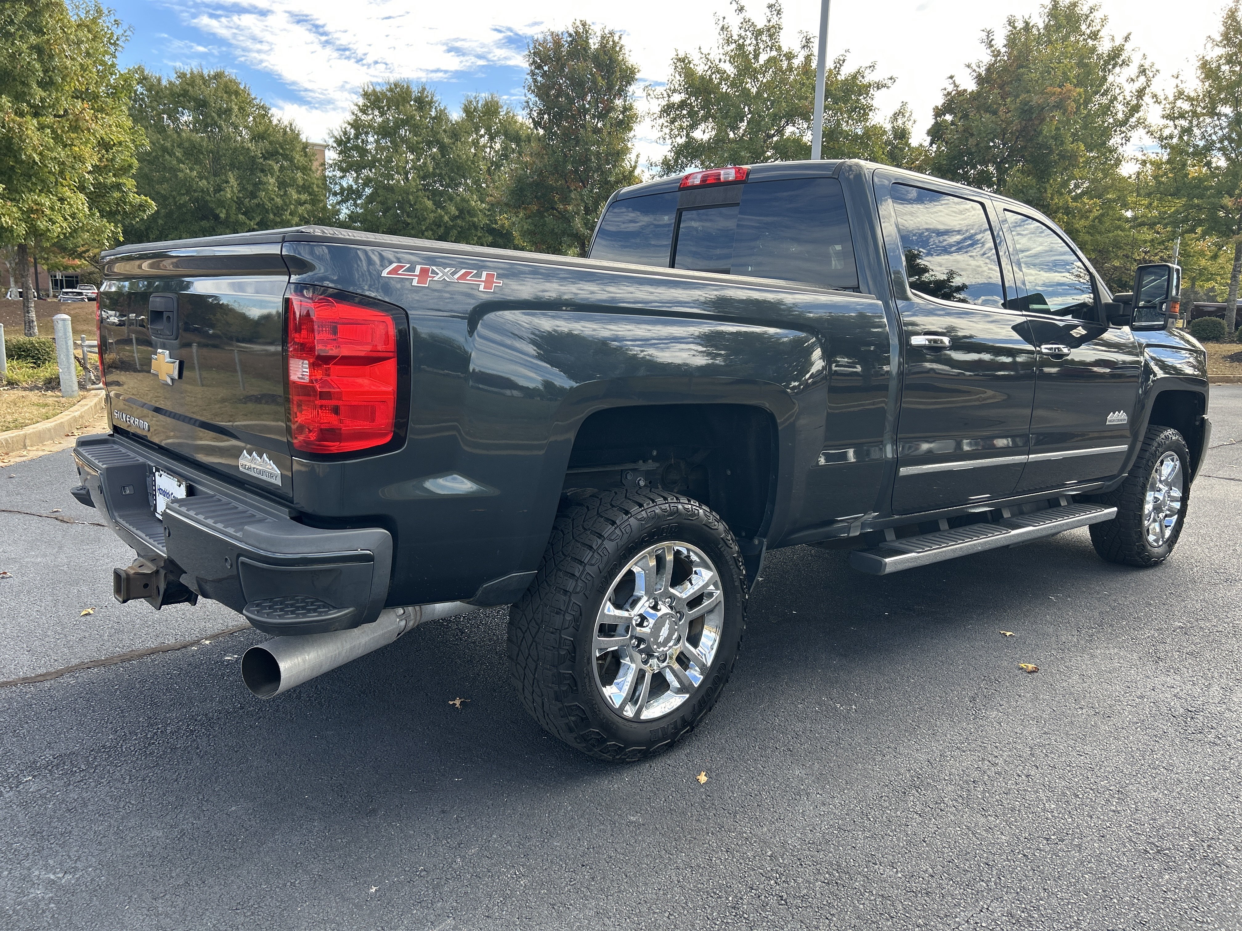 Used 2017 Chevrolet Silverado 2500 High Country w/ Duramax Plus Package AWD/4WD image 9