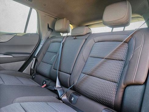 New 2026 Chevrolet Equinox LT image 18