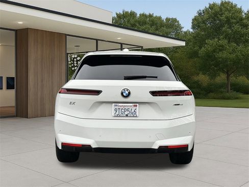 Used 2026 BMW iX xDrive45 w/ Premium Package image 9