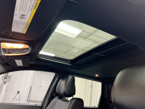 Used 2019 Jeep Grand Cherokee Limited image 19