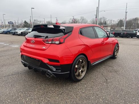 Used 2021 Hyundai Veloster N image 4