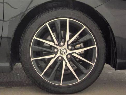 Used 2021 Toyota Camry SE image 23