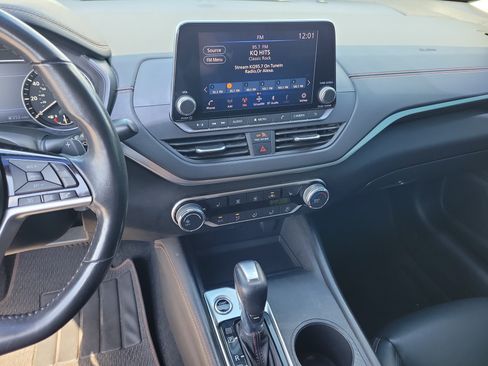Certified 2021 Nissan Altima 2.5 SR w/ SR Premium Package FWD image 20