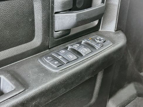 Used 2019 RAM 1500 Tradesman w/ Chrome Plus Package RWD image 15
