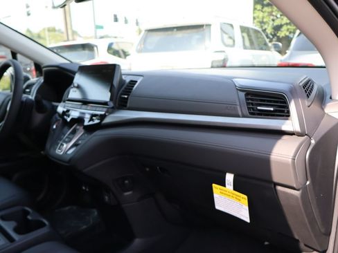 New 2026 Honda Odyssey EX-L image 9