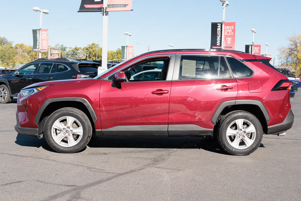 Used 2021 Toyota RAV4 XLE w/ Convenience Package AWD/4WD image 11