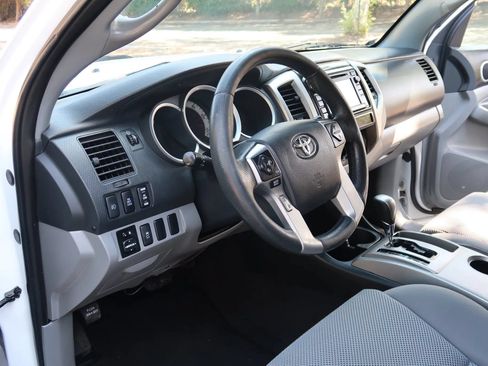 Used 2014 Toyota Tacoma PreRunner w/ TRD Off-Road Package RWD image 16
