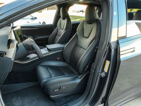 Used 2023 Tesla Model X Plaid image 53