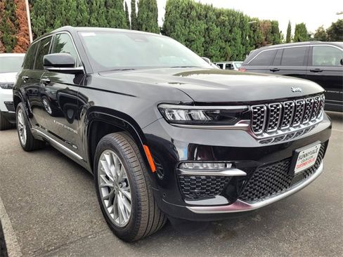 New 2022 Jeep Grand Cherokee Limited image 2