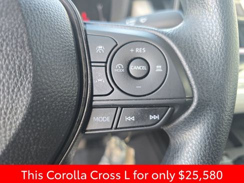 Used 2026 Toyota Corolla Cross L image 23