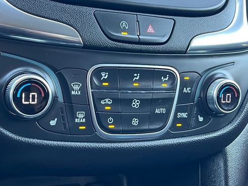 Used 2024 Chevrolet Equinox LT AWD/4WD image 25