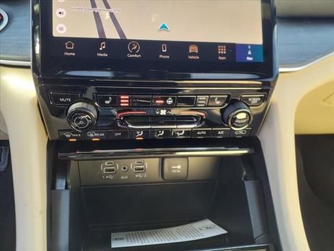 New 2025 Jeep Grand Cherokee L Limited w/ Black Appearance Package image 17